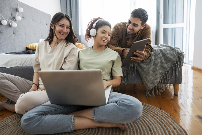 Velocidad de subida y bajada: ¿Cómo funciona tu Internet con Fibra Óptica?